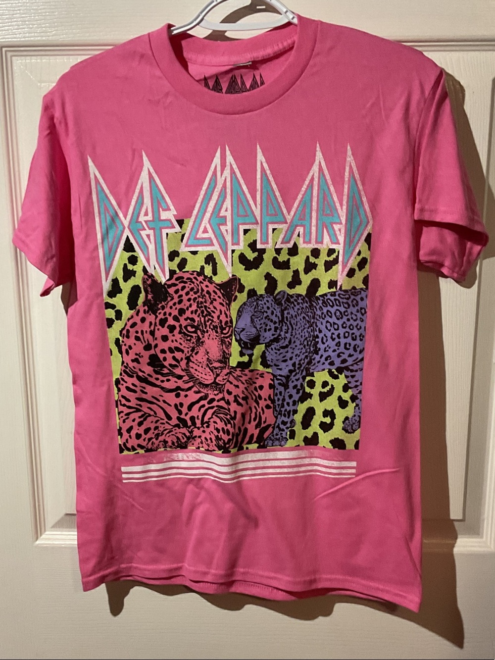 Def Leppard Pink Graphic Short Sleeve Tee